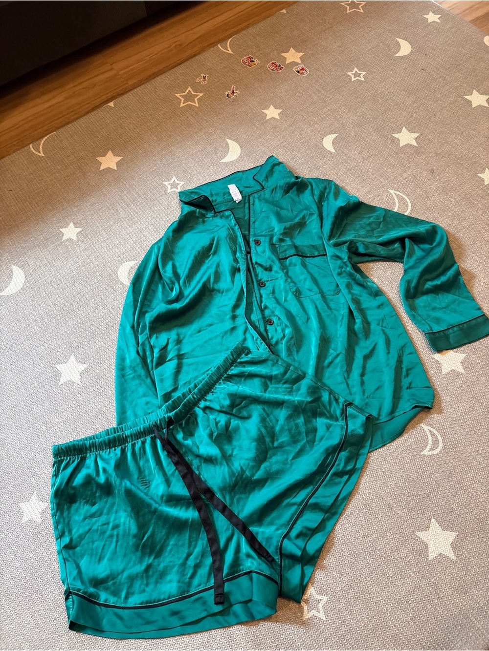 stars above Emerald Green Satin Kids Pajama Set - Short Sleeve Top & Shorts